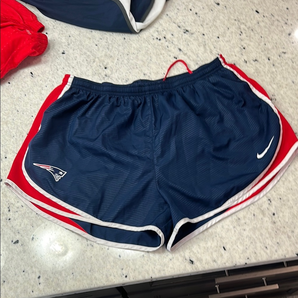 Bundle of Nike New England Patriots Shorts - Picture 4 of 7